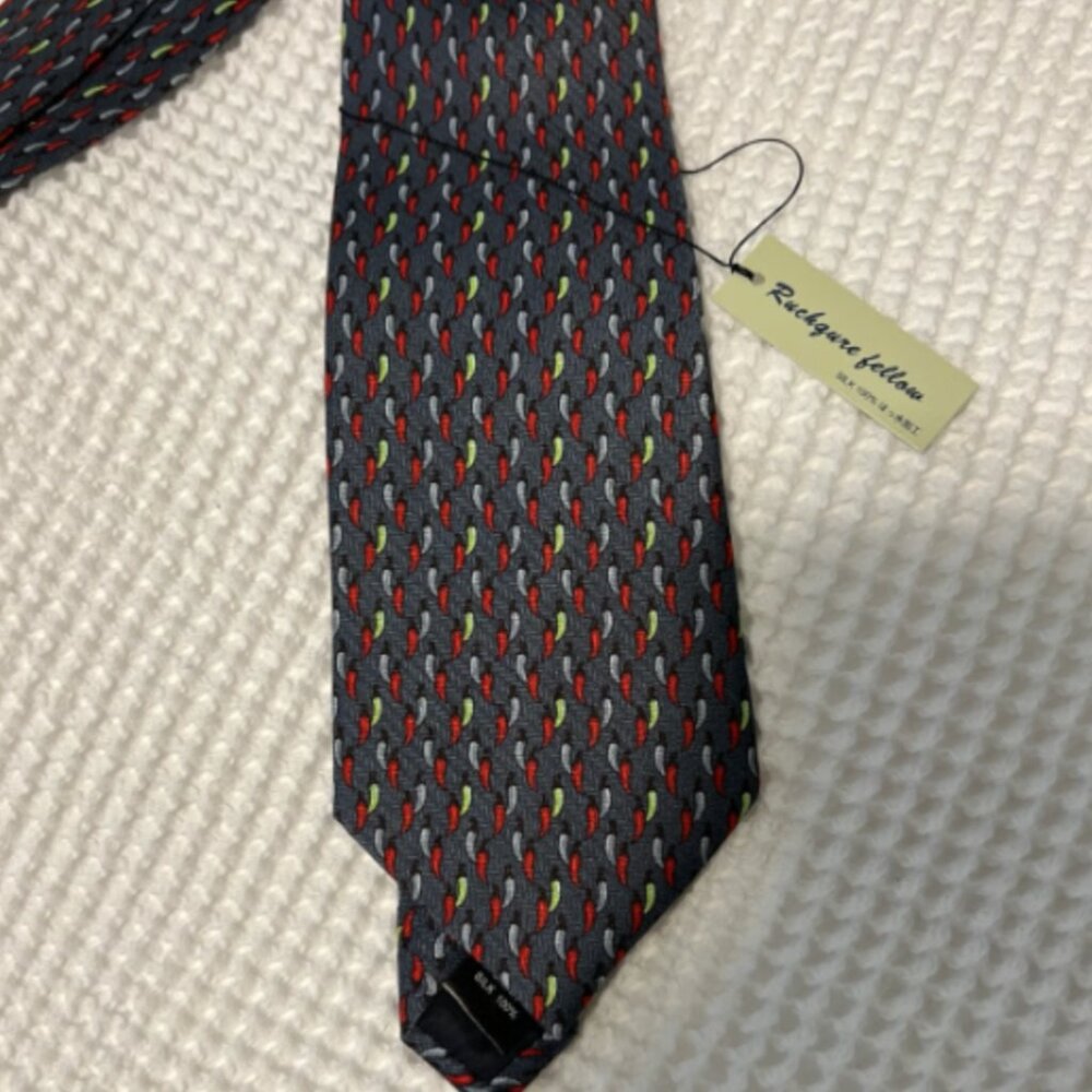 NWT Ruchgure Fellow Chili Peppers Tie, 100% Silk